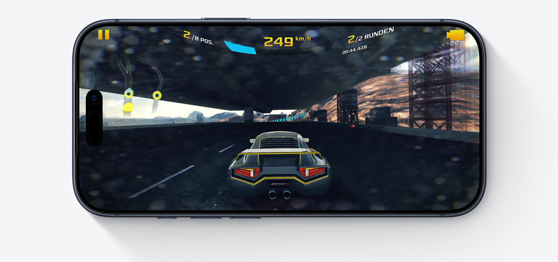 Vorderansicht eines iPhone im Querformat, das Display zeigt ein Videogame mitten im Spiel