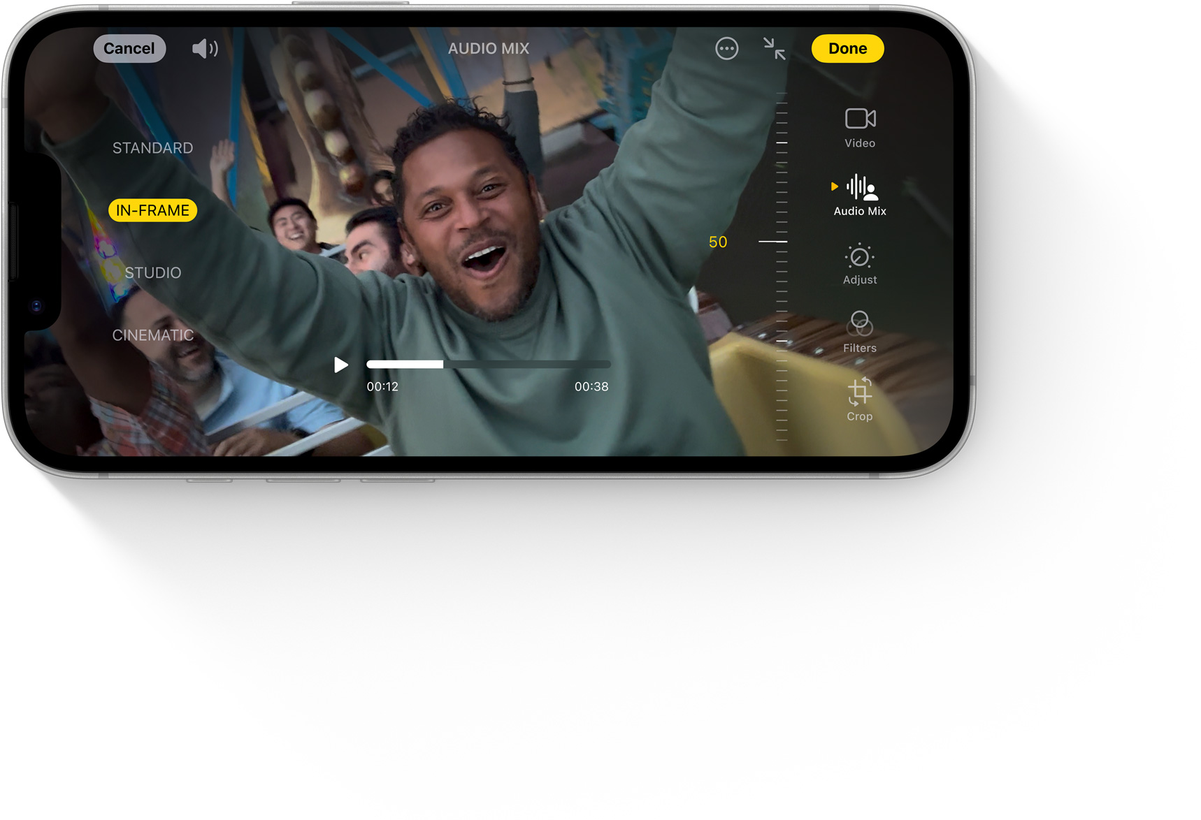 Ein iPhone 16e Display, das das Audiomix Tool in Aktion zeigt.